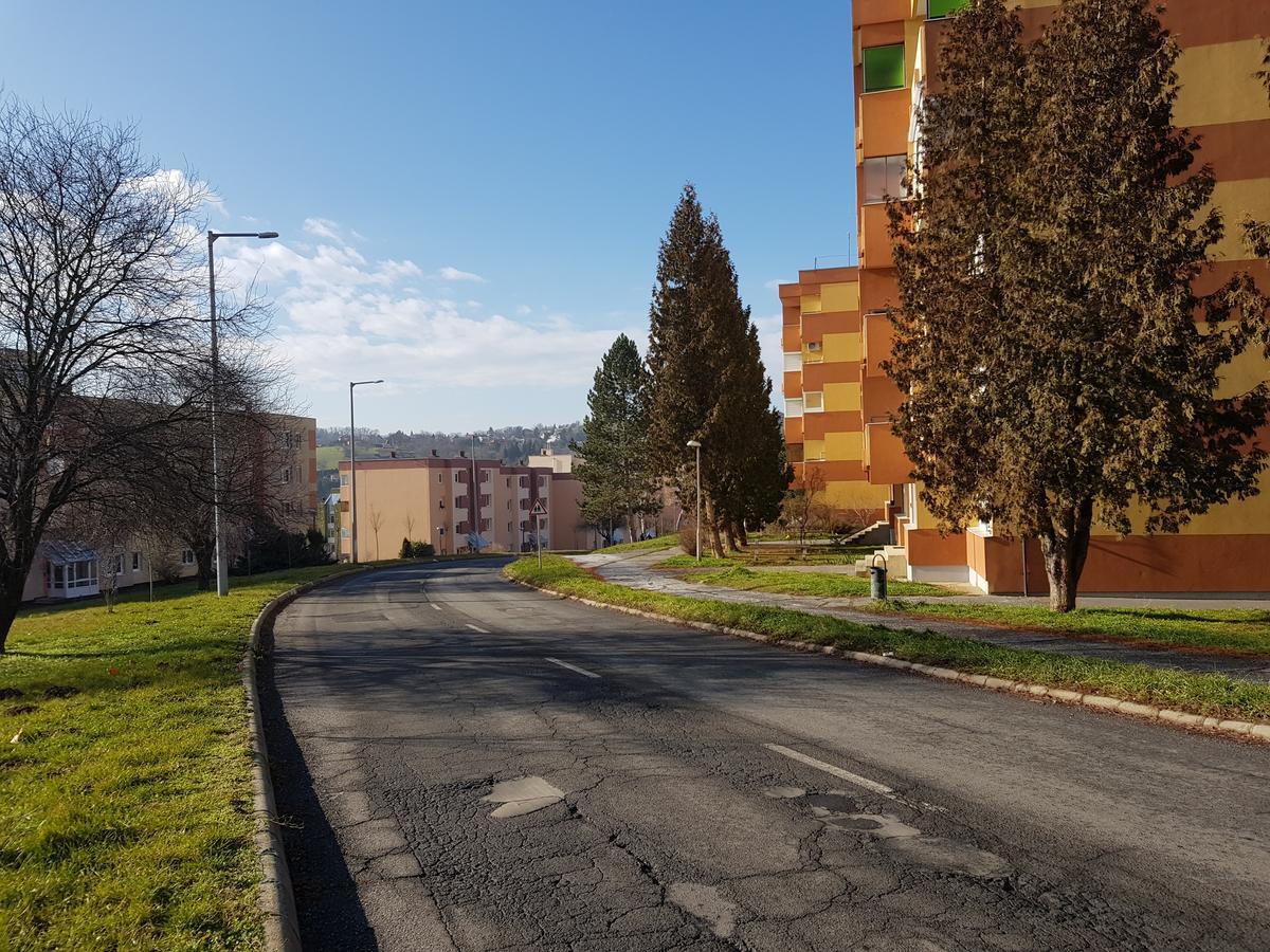 Hegyalja Apartman Zalaegerszeg Exterior foto